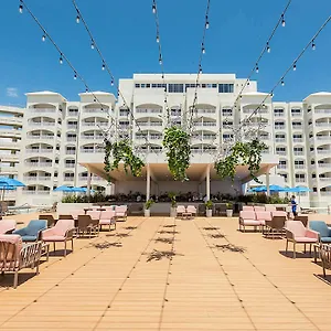 the-royal-caribbean-an-all-suites-resort.quintano-roohotels.com/